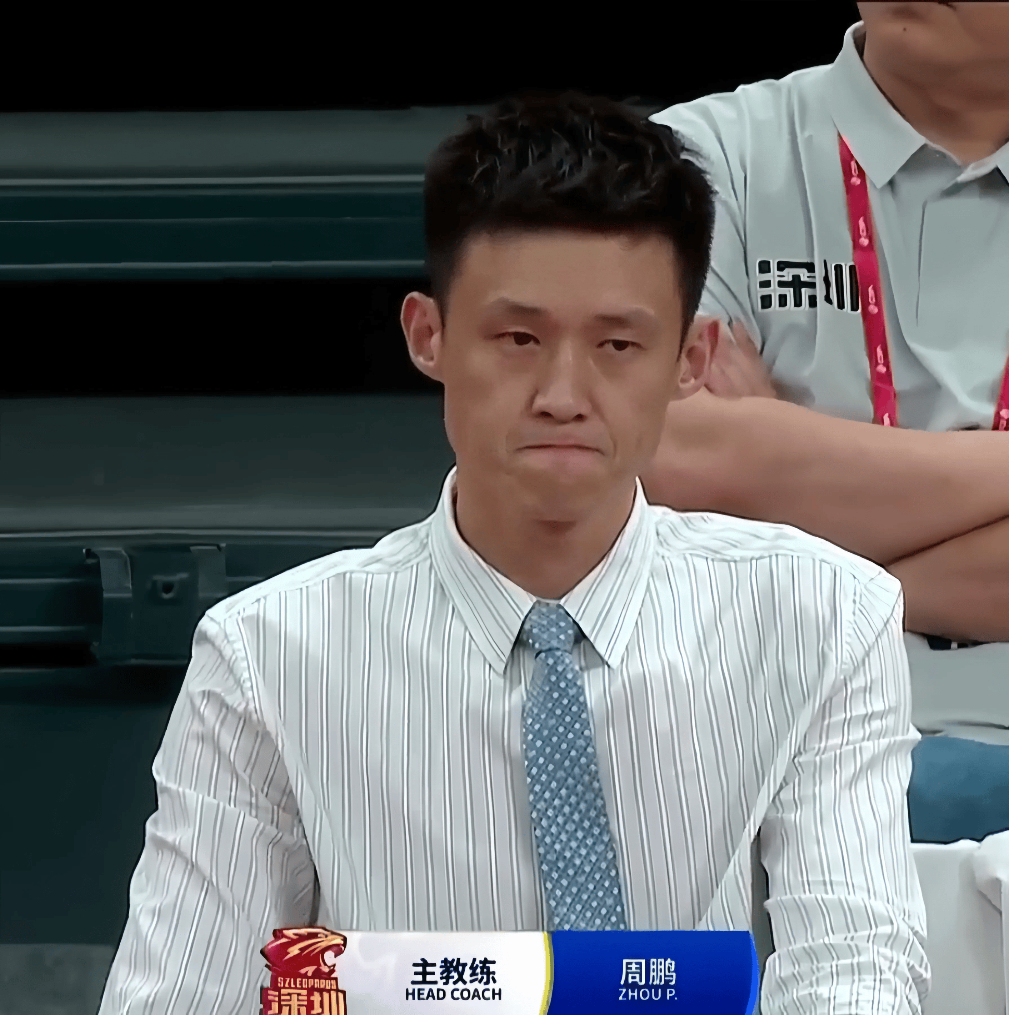 包含轻取对手，东北球队领头积分榜的词条